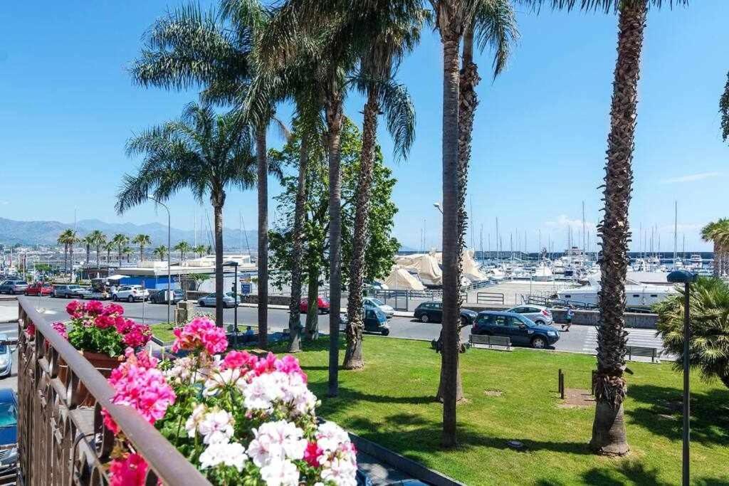 Casa Delle Zammare Fronte Mare Centro Storico Riposto Exterior foto