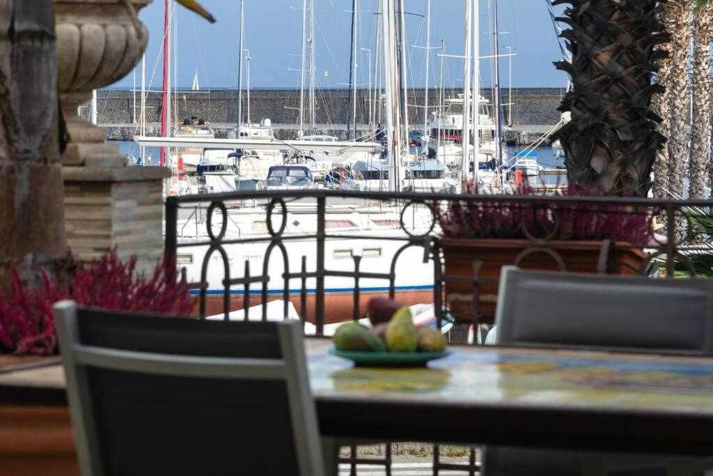Casa Delle Zammare Fronte Mare Centro Storico Riposto Exterior foto