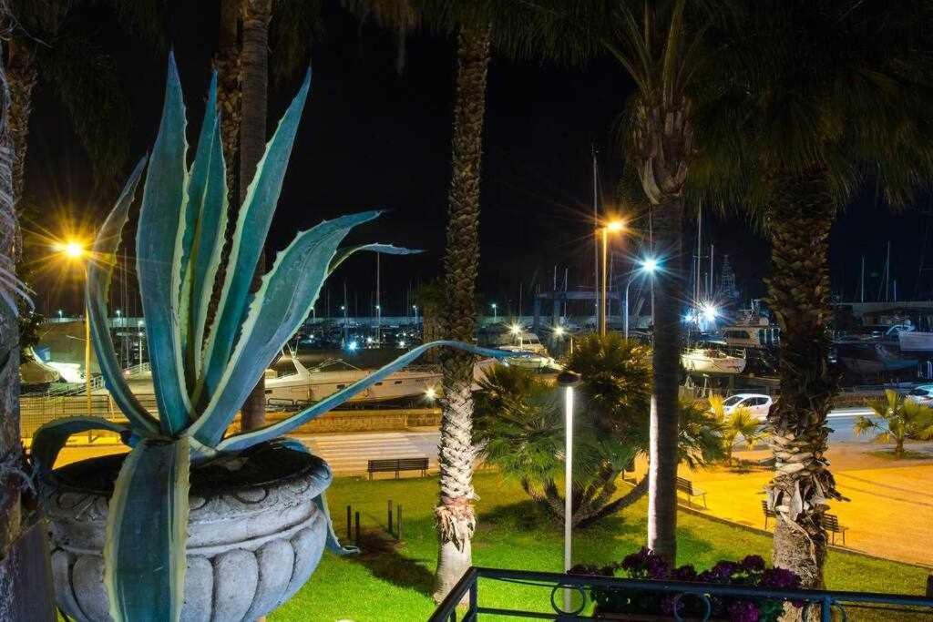 Casa Delle Zammare Fronte Mare Centro Storico Riposto Exterior foto